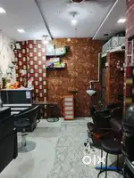 Unisex family Salon running business very urgent