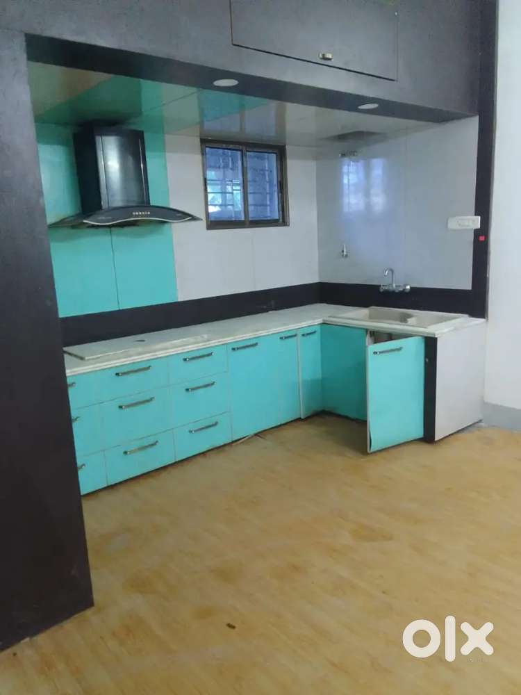 Independent 2BHK RCC Building for bachelor and couple