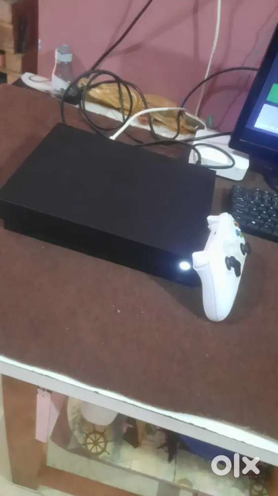 Xbox One in Excellent Condition With Controller-Cables (Negotiable)