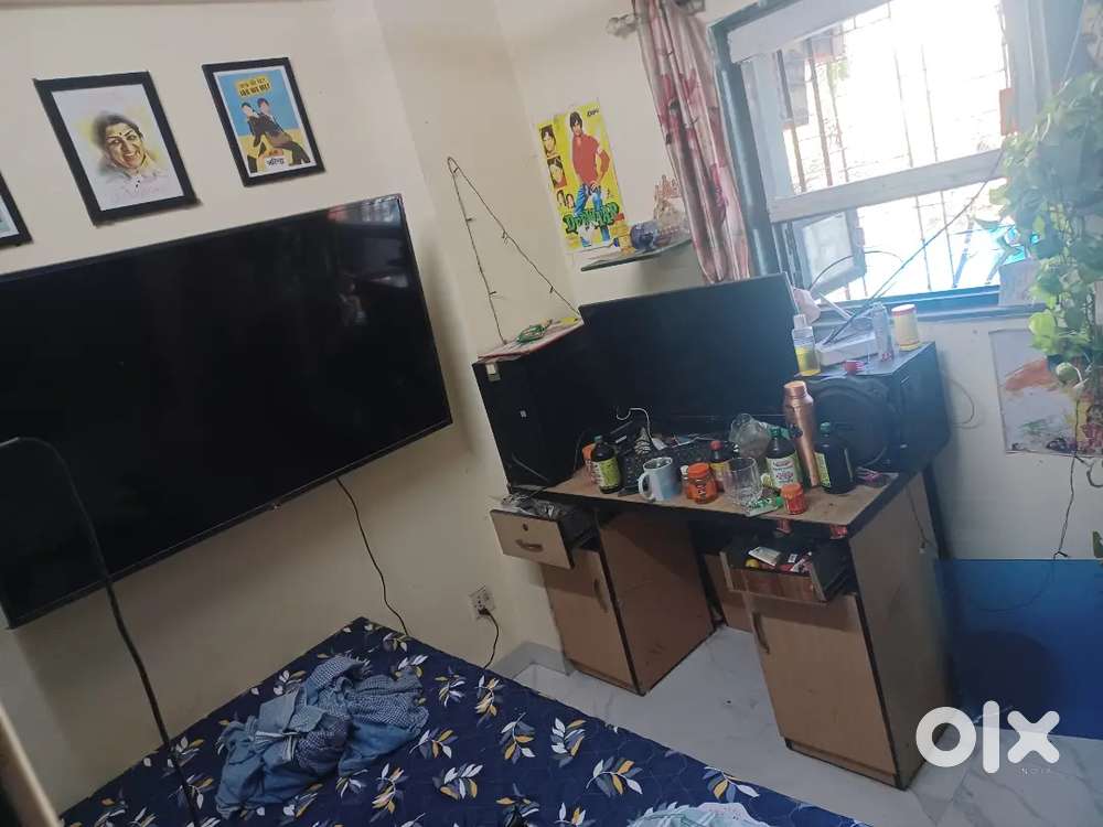 Need 2 paying guest 1bhk in hall near oshiwara metro station andheri