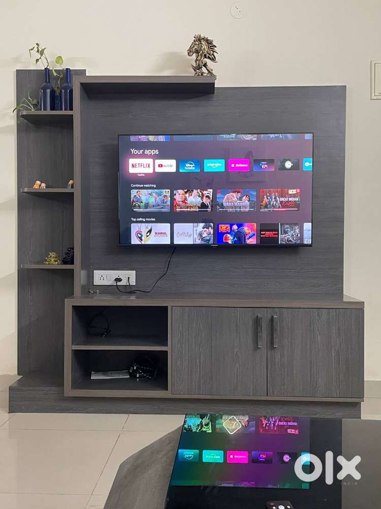 QLED 50 inch thomson TV