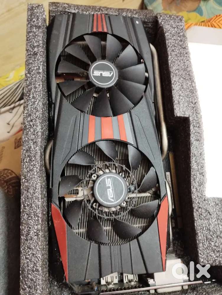 2 GRAPHICS CARD SELLING IN REASONABLE PRICE FOR A COMBO DEAL