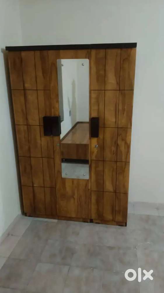 3 door wardrobe direct factory outlet £9399