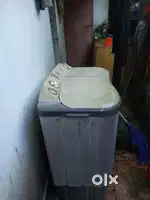 SEMI AUTOMATIC HAIER WASHING MACHINE