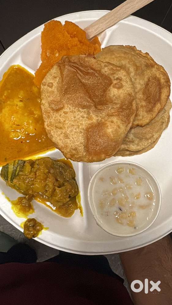 खाना बनाने के लिये मेड चाहिए