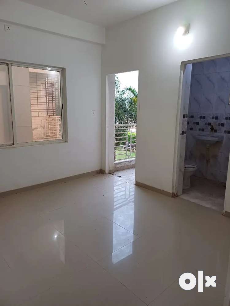 3 Bhk Flat , Garden Facing for sell.