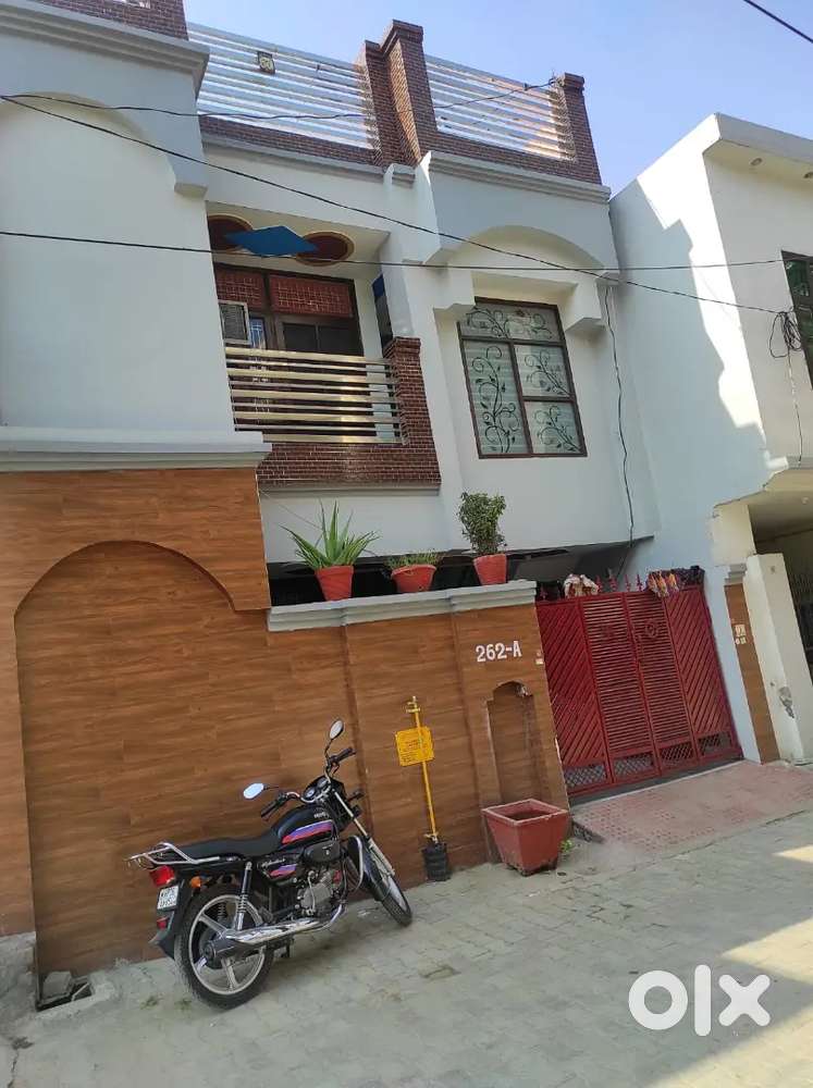 Available individual house for sale & rent in posh area