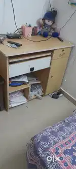 Computer table