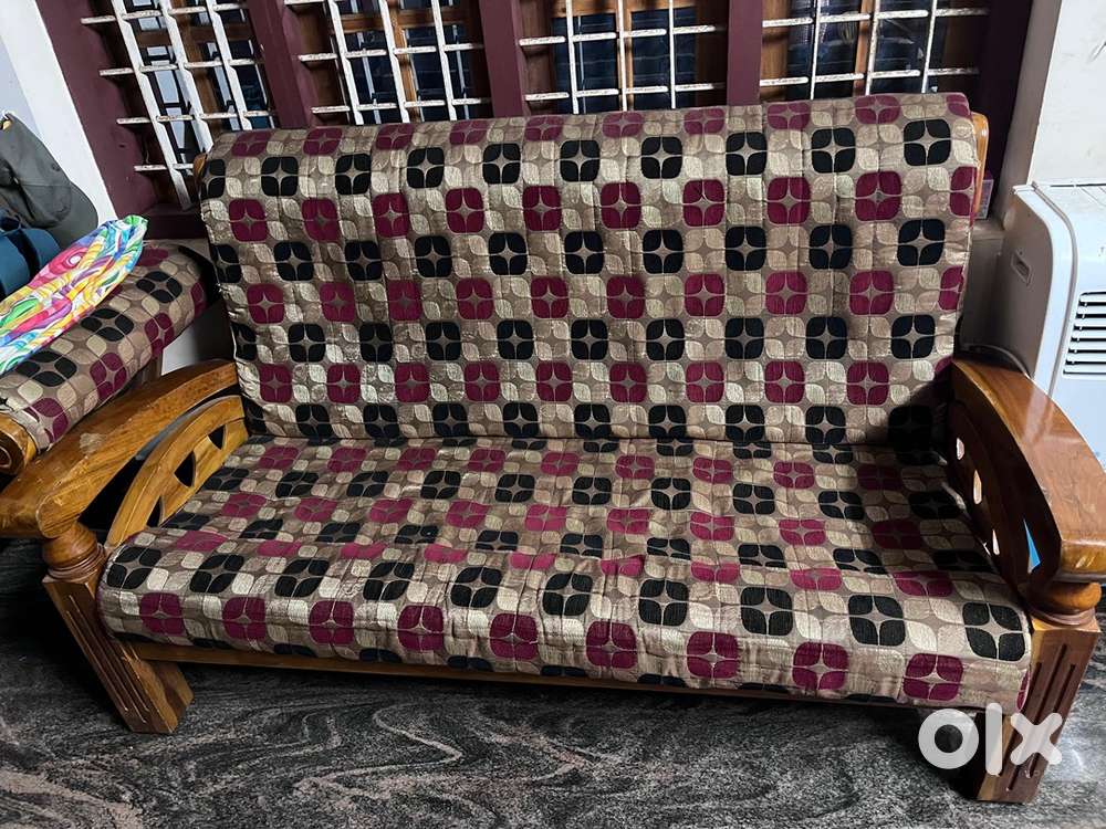 Sofa +2 single sofas and dining table