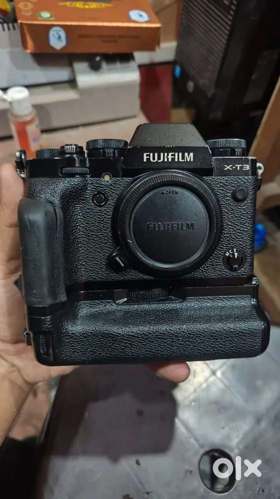Fujifilm XT3 with Grip and 1855