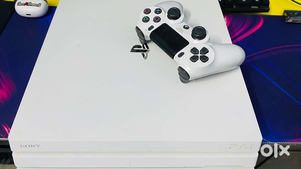 Ps4 pro excellent condition