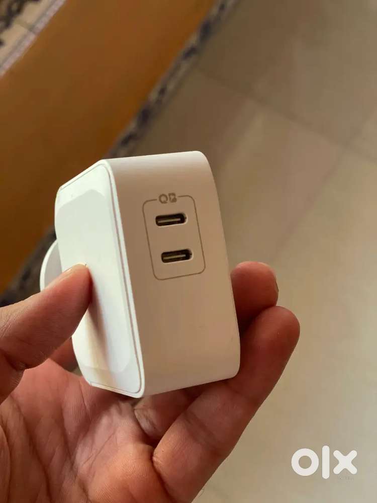 Spigen laptop charger