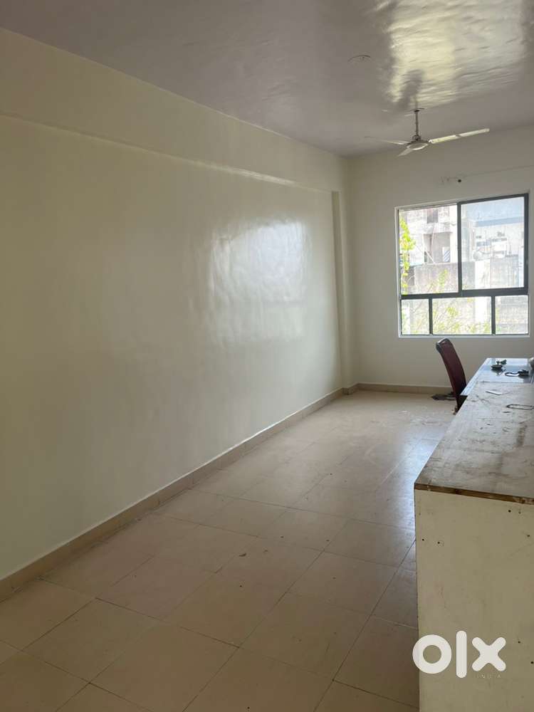 Office for Rent . 250 sq ft , fifth floor . Main Mumbai pune road