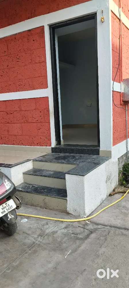 1RK available near old jakat naka kupwad