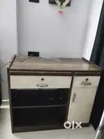 Computer table