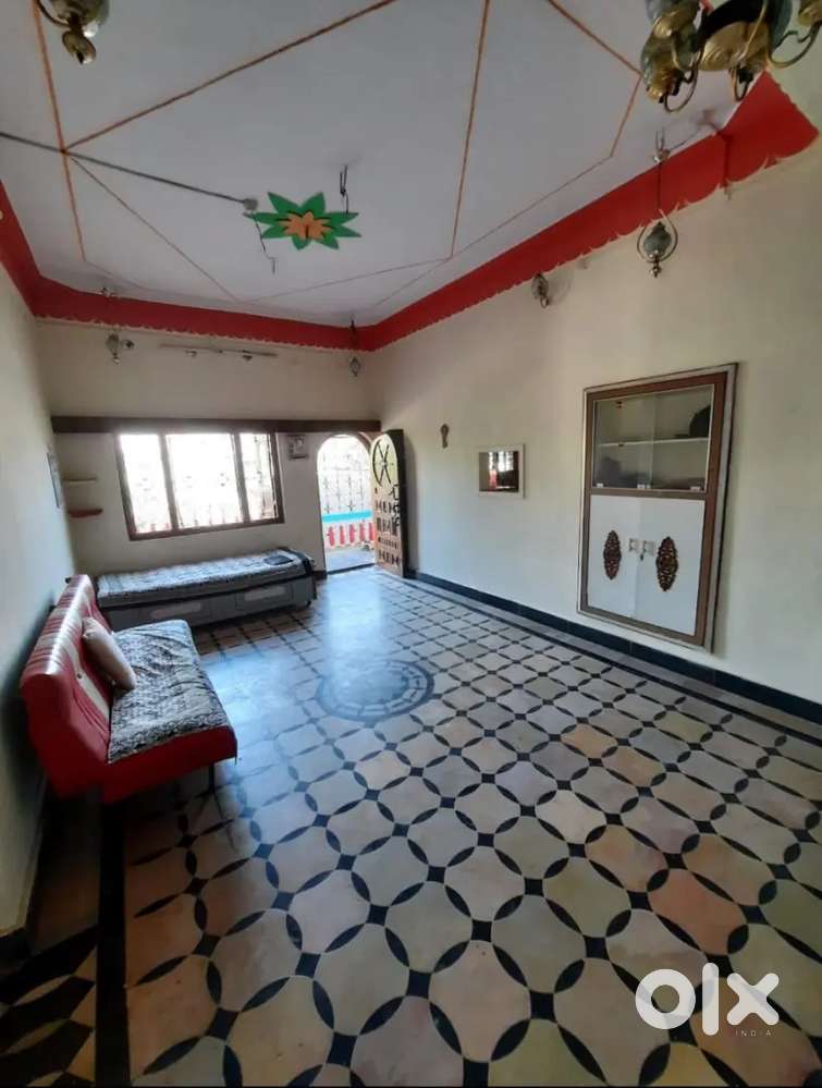 स्वतंत्र प्रशस्त बंगला / spacious independent bungalow