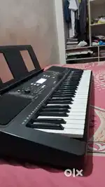 Yamaha PSR E-373 IN (Black)