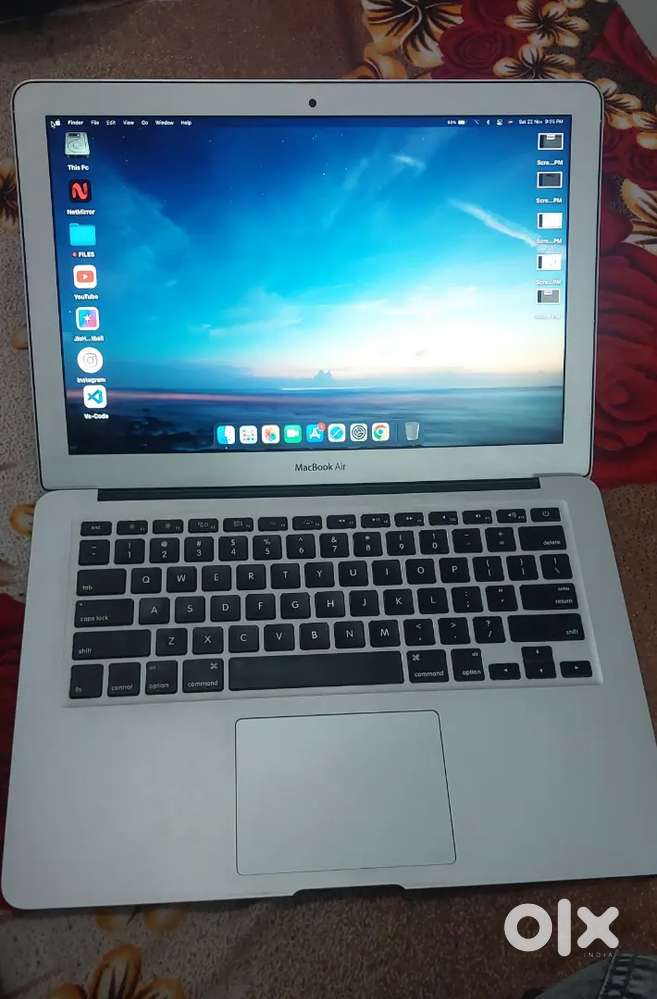 Apple Macbook Air