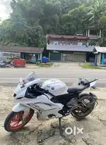 Yamaha R15 v4