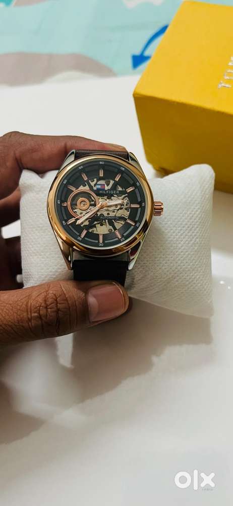 Tommy Hilfiger Leather Watch - Surplus ( Box packed new piece )