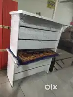 Office table पार्टिकल बोर्ड में