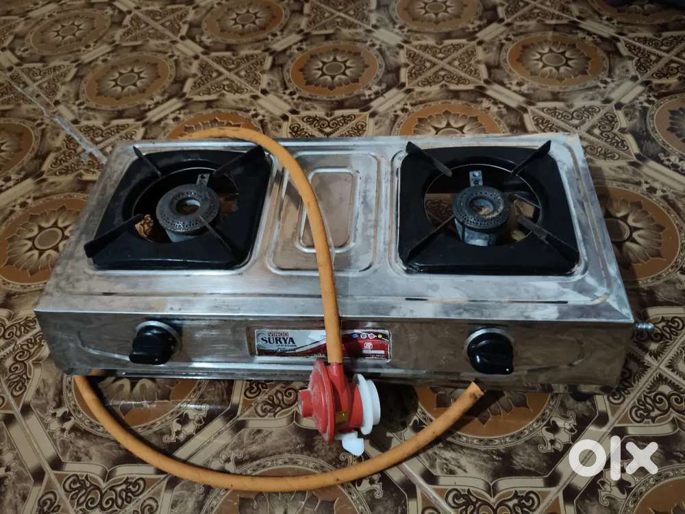 Two burner gas stove with regulator