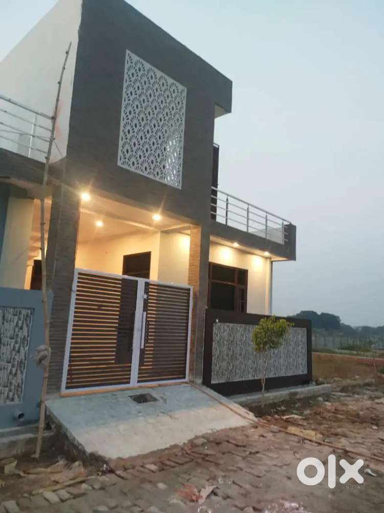 Row house@ 33 lakhs