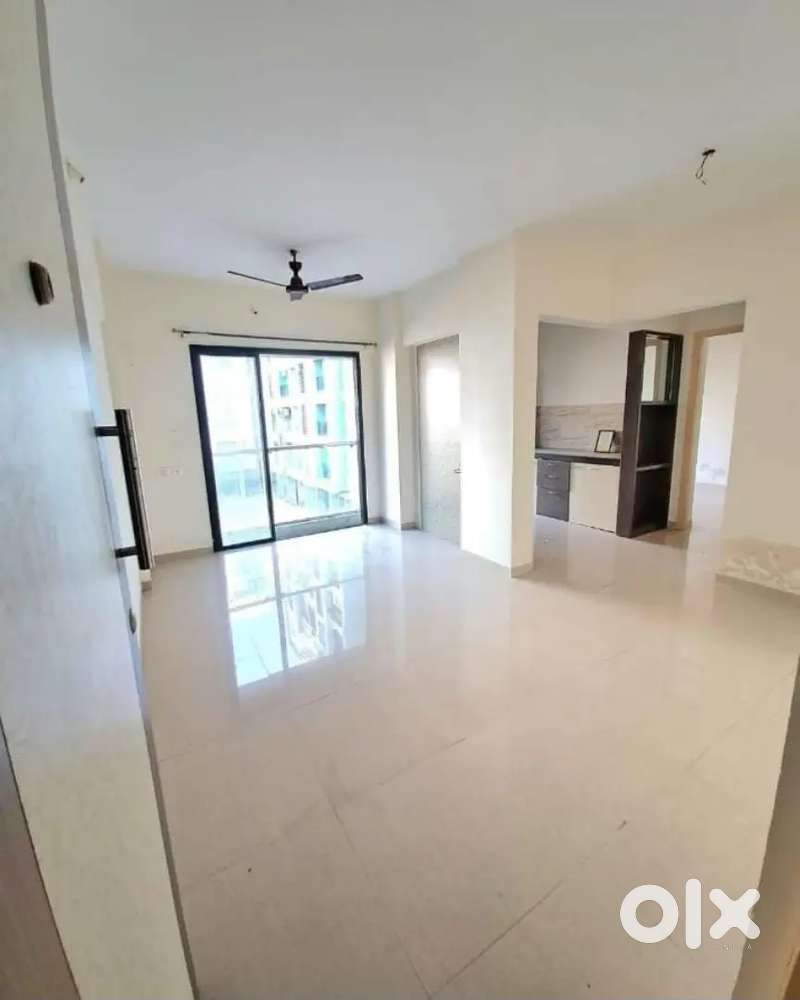 Professional Female roommate