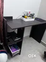 Computer/Laptop Table with Shelf