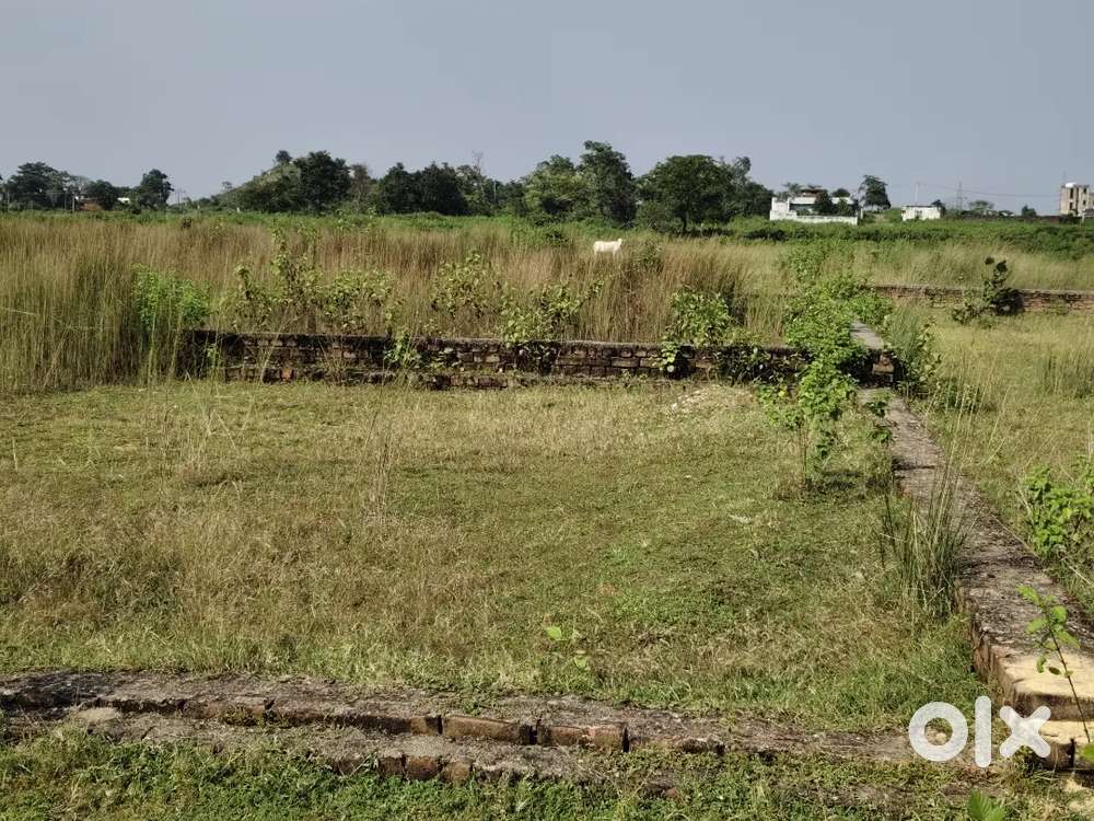 4 decemil jamin as on road near amaghata road govindpur dhanbad.