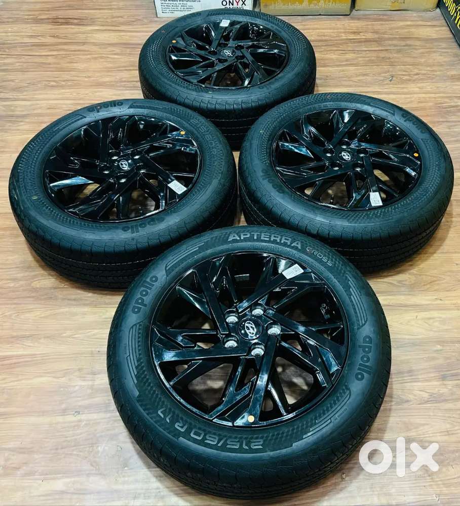 17 inch creta face lift night edition alloy and Apollo Tyres less used