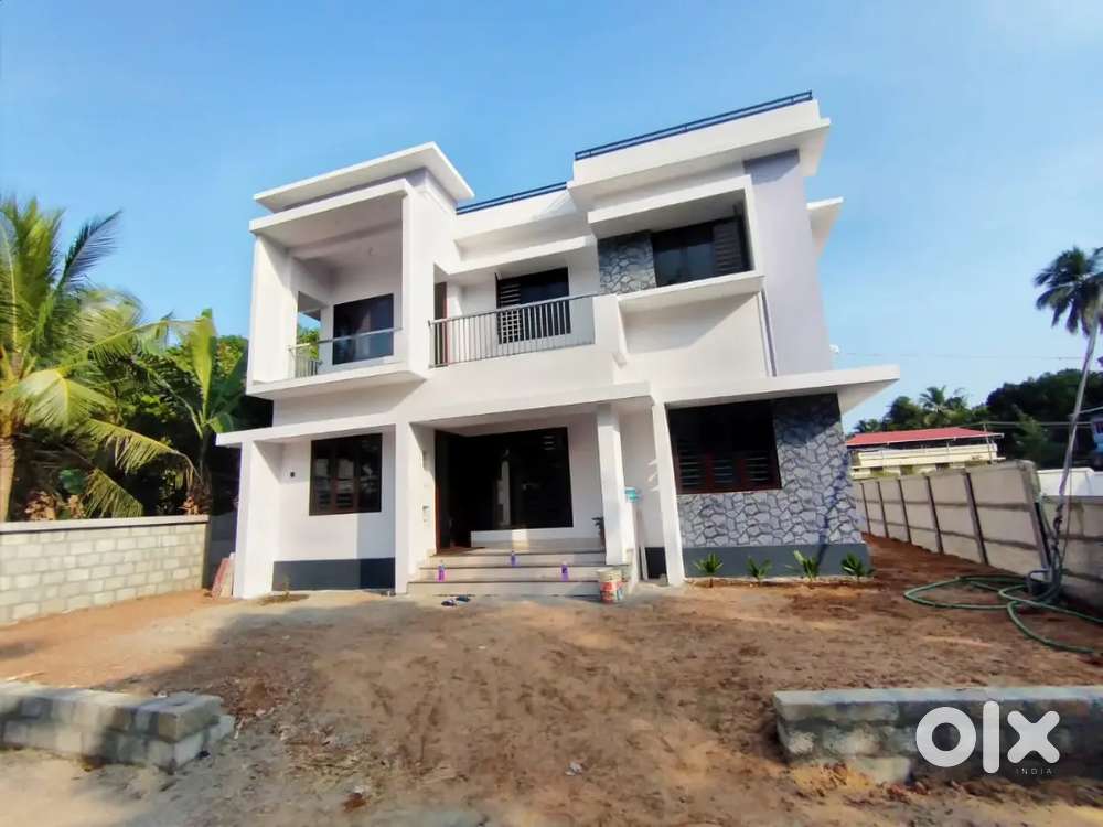 68 Lacs villa MG kavu Temple Thrissur