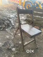 Foldable wooden chair