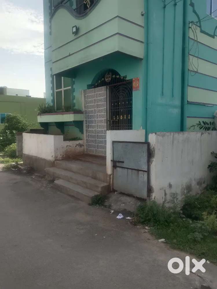 Thiruthani sri kumaran street. Amount 8500000
