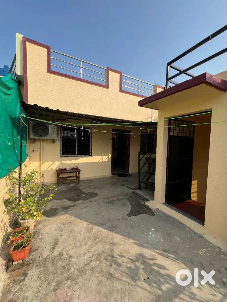 1BH for Bachelors in Narendra nagar