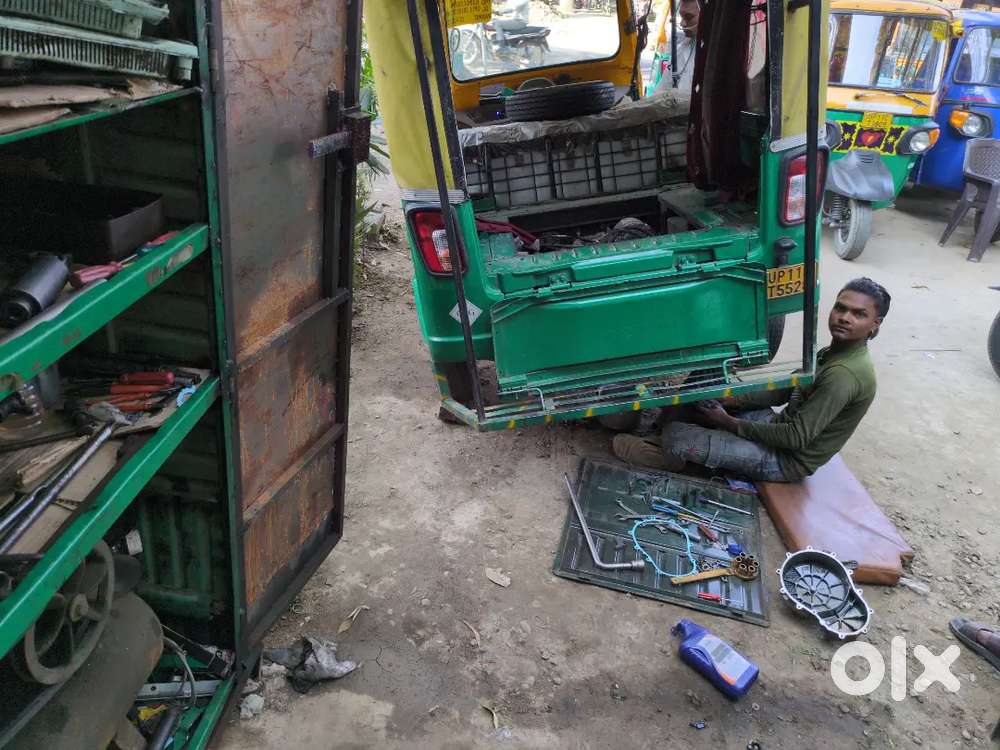 Tempo Auto agency mein mechanic mistri/helper chahiye