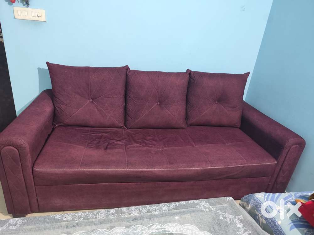 3-Seater Sofa in Excellent Condition – Maroon/Burgundy Fabric