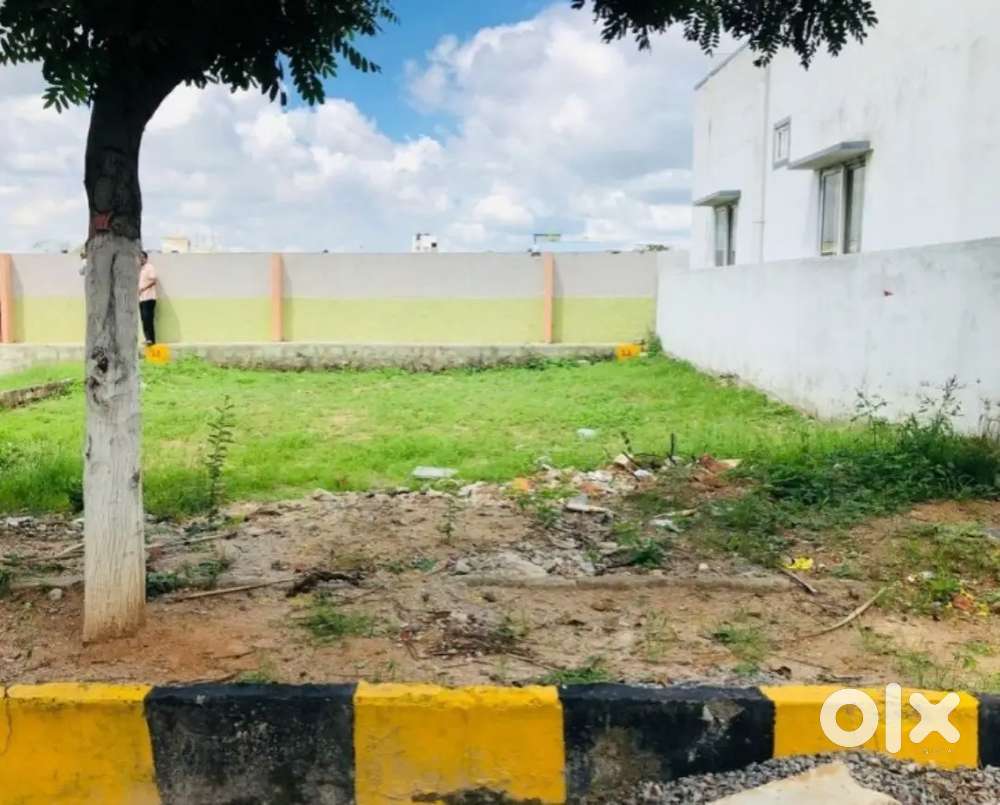 East corner plot for sale in Semi Gated venture