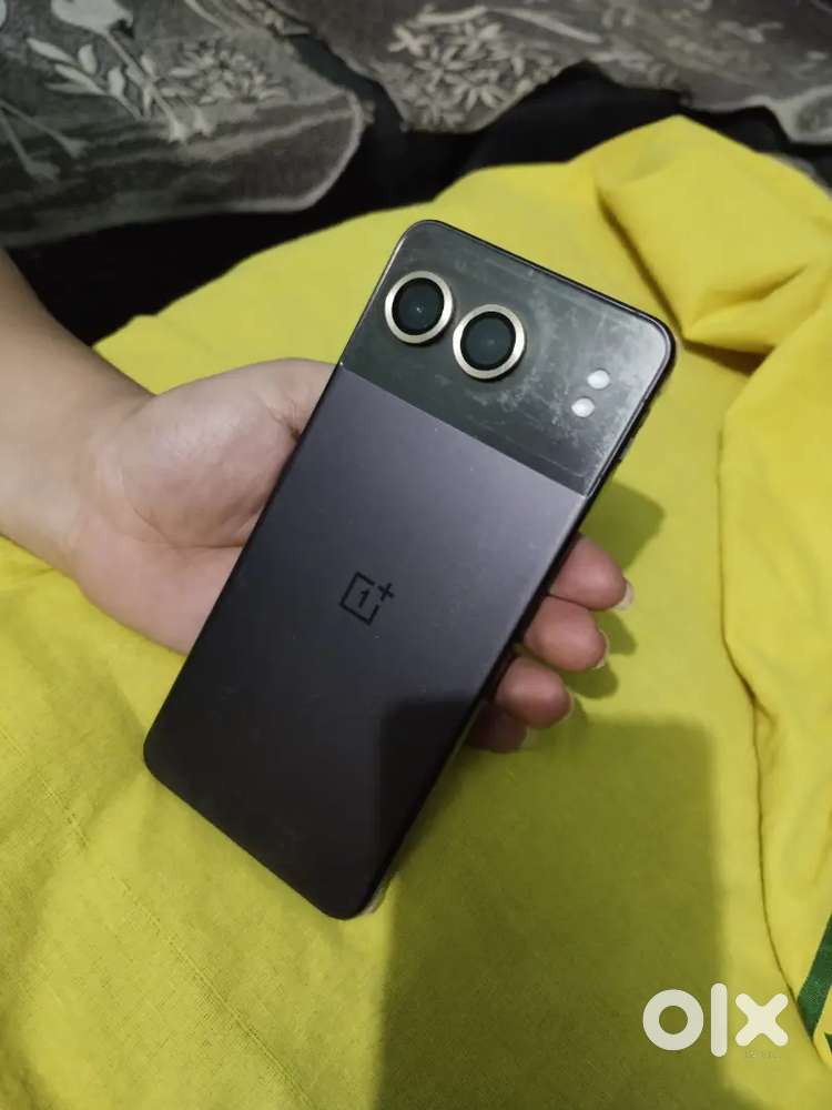 1 year old One plus nord 4