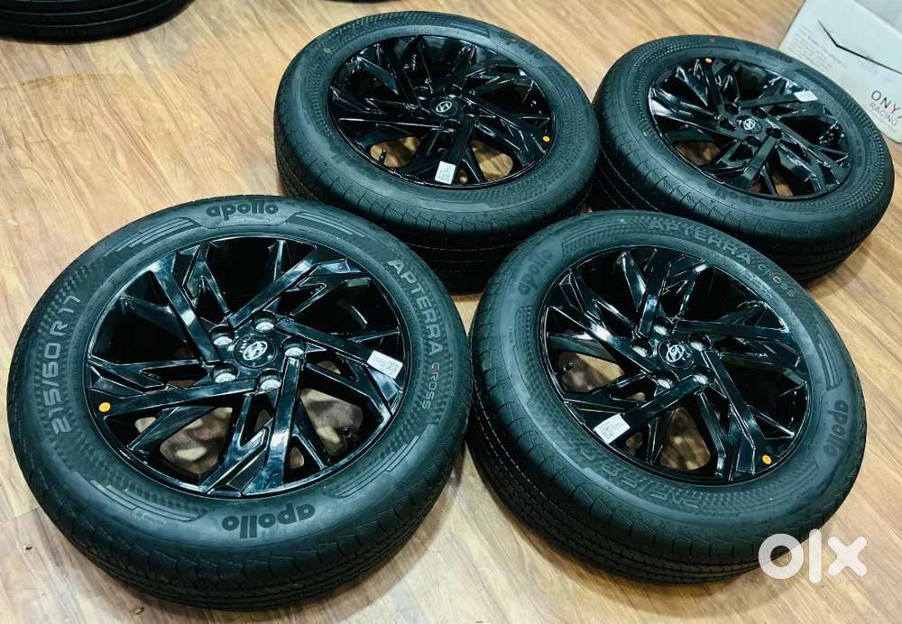 17 inch creta face lift night edition alloy and Apollo Tyres less used