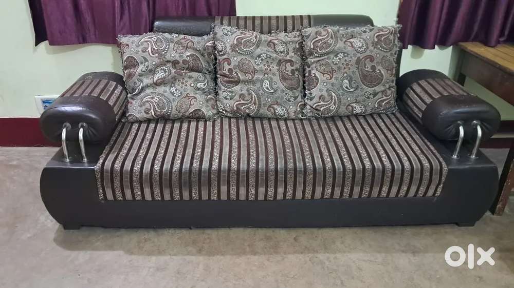 SOFA SET 7 year old