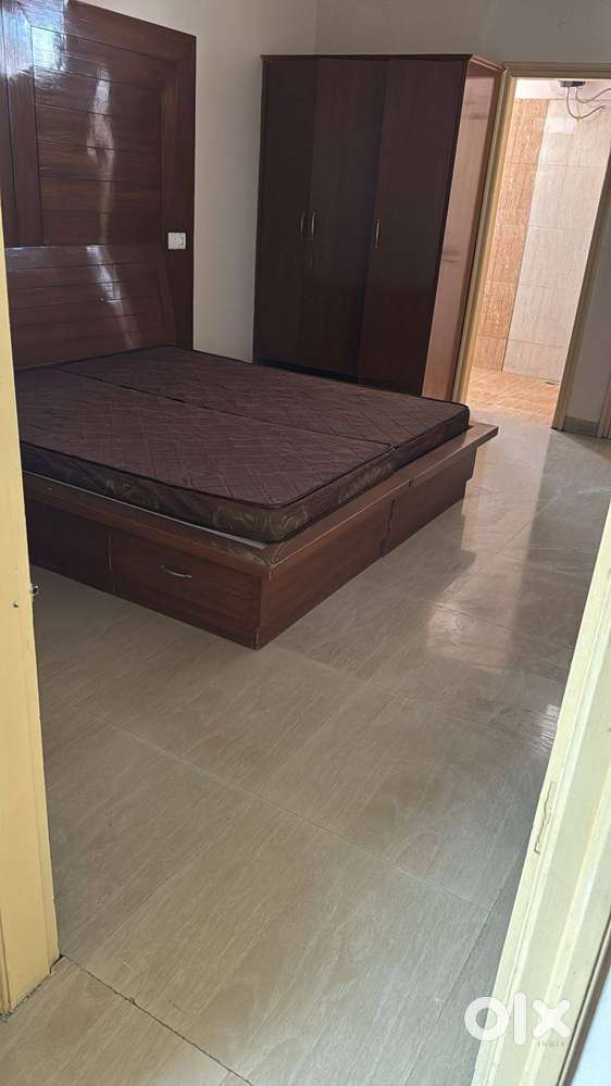 Independent 2hk flat in Shivjot kharar