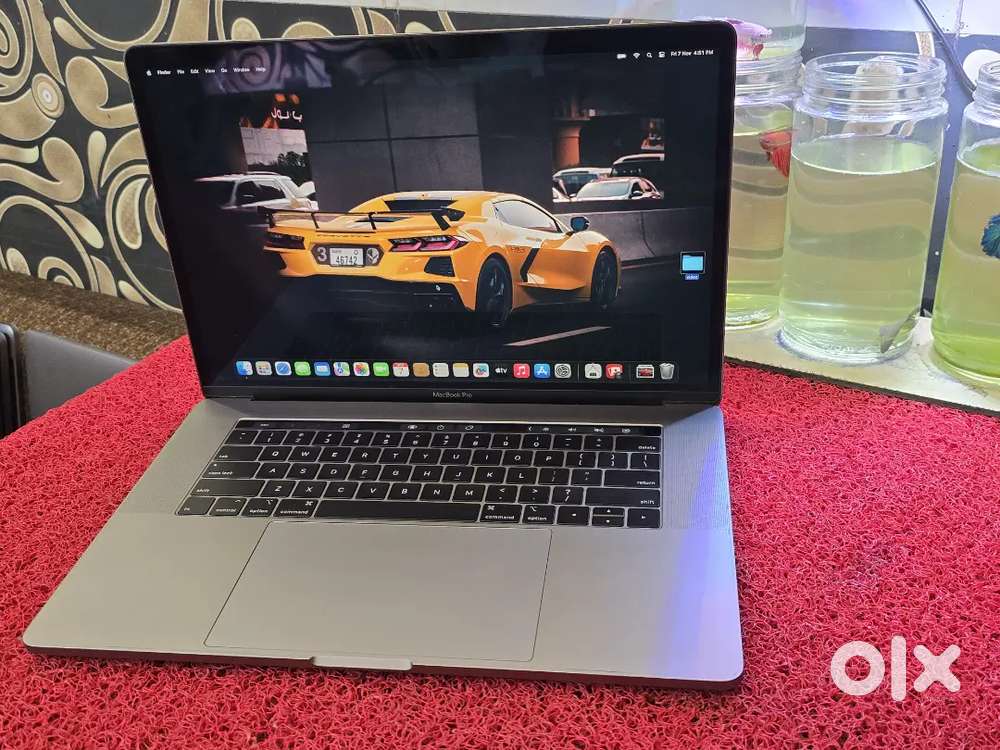 Apple Macbook Pro i7/16/256gb SSD 5.5gb Graphics 15inch Retina Display