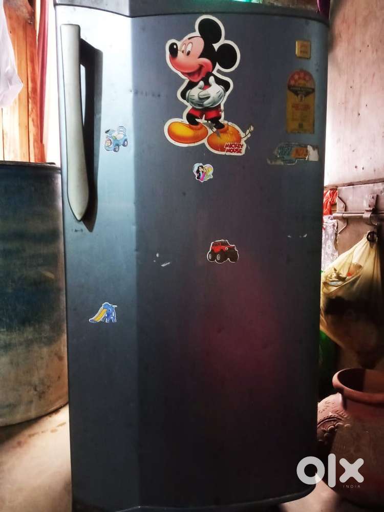 Whirpool fridge in sale with cooler free