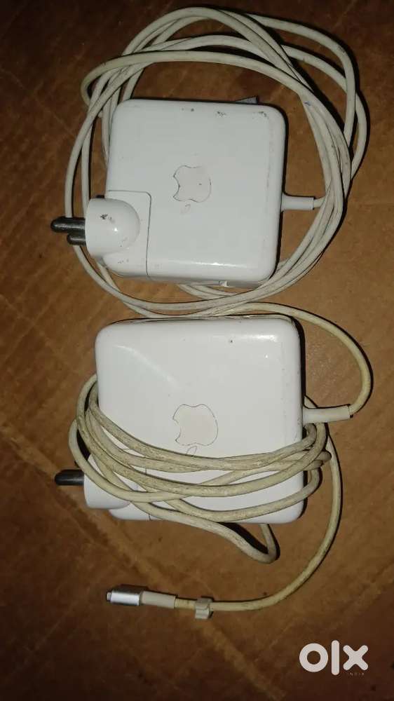 Apple laptop 60w massage 2 power adapter and 45w massage power adapter