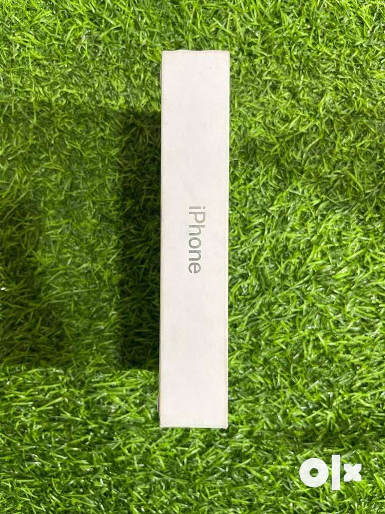 Apple iPhone 15 Pro ( Natural Titanium Color ) With Box and Cable