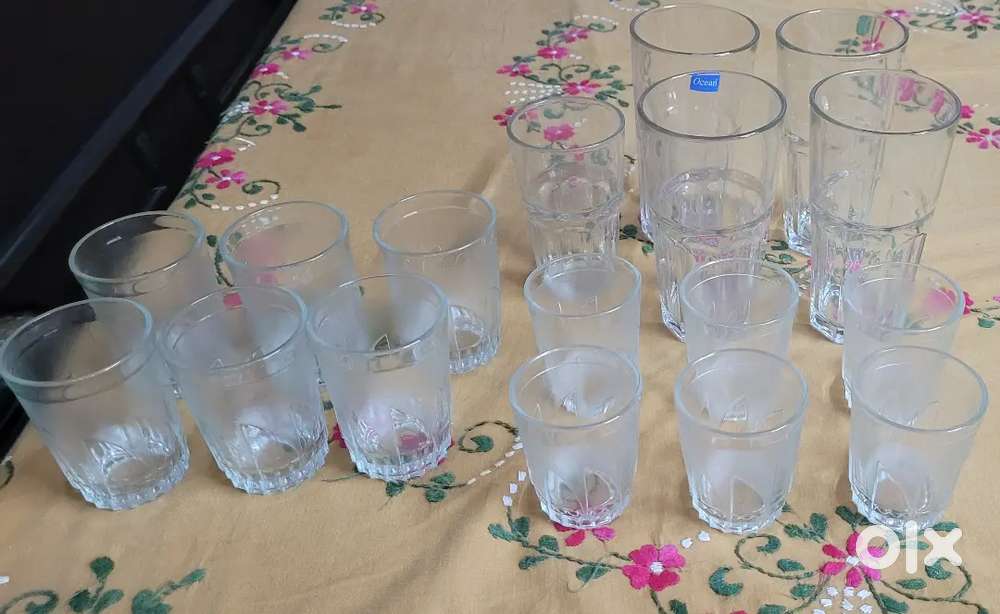 Tumblers, tissue box and luggage bag