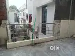 2 bedroom hai 2 bathroom hai bada haal hai kitchen hai asuran pe hai