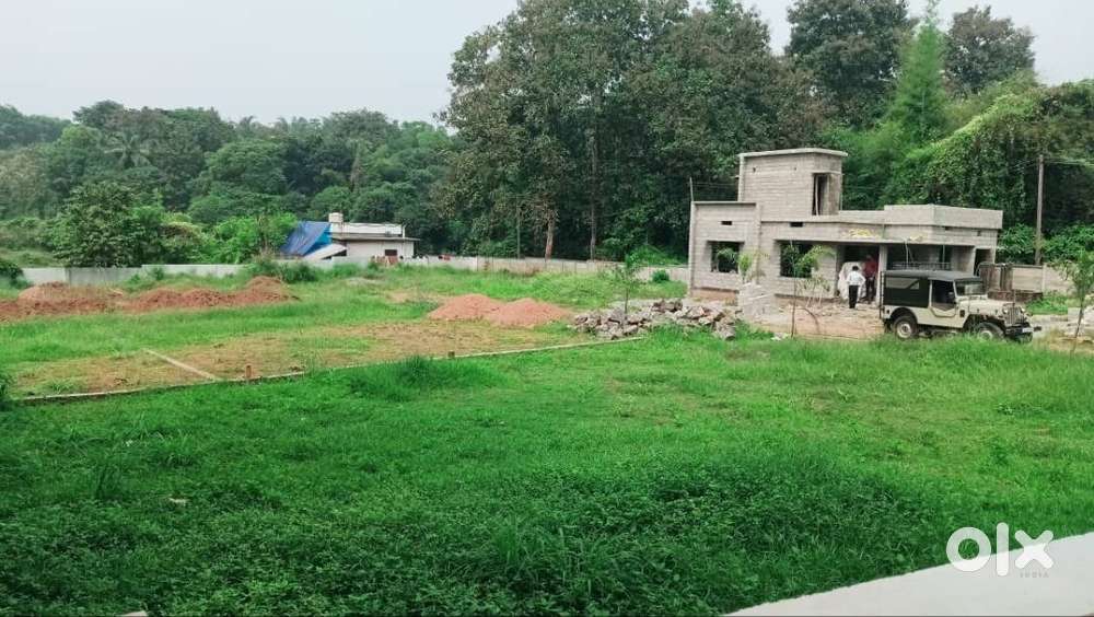 Lead College Management–ന് സമീപം  2 & 3 BHK Villa Plots