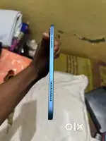 iPad 10 gen 64 GB under warranty 5.5 months left